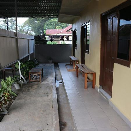 Tange Guest House Ruteng Exterior photo